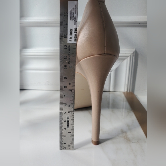 GUESS Pumps - Picture 4 of 4